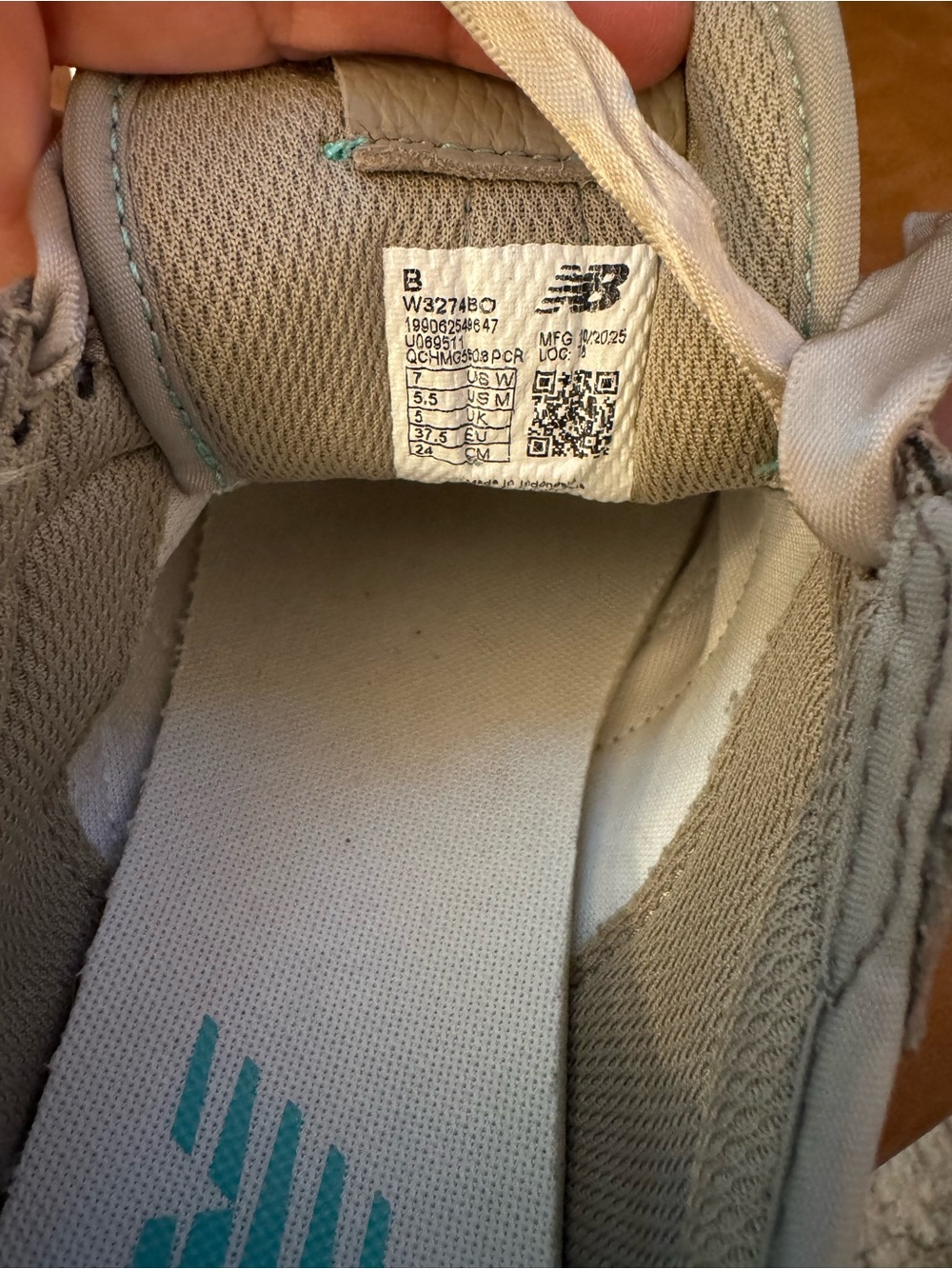 New Balance Taupe and Cream Women's Sneakers - Picture 7 of 8